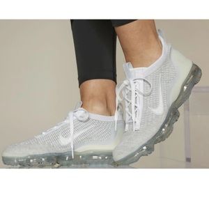 Nike
Vapormax 2021 Nike Wmns Flyknit
Oatmeal'/White
sneakers
$188 women size7.5